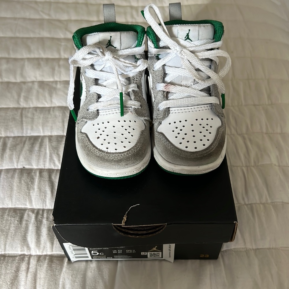 JORDAN 1 MID